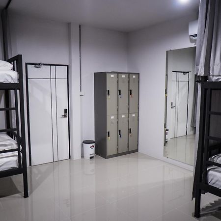 Zen Hostel Chiangmai เชียงใหม่ ภายนอก รูปภาพ