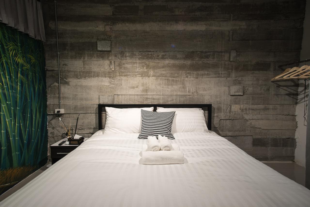 Zen Hostel Chiangmai เชียงใหม่ ภายนอก รูปภาพ