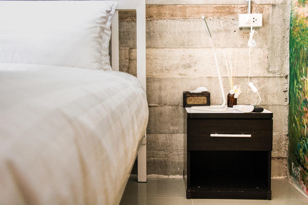 Zen Hostel Chiangmai เชียงใหม่ ภายนอก รูปภาพ