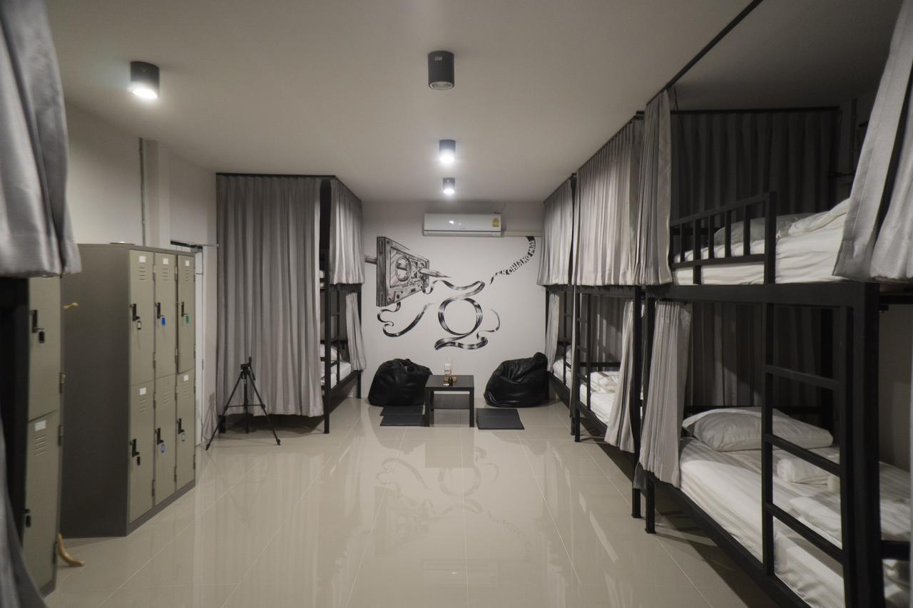 Zen Hostel Chiangmai เชียงใหม่ ภายนอก รูปภาพ