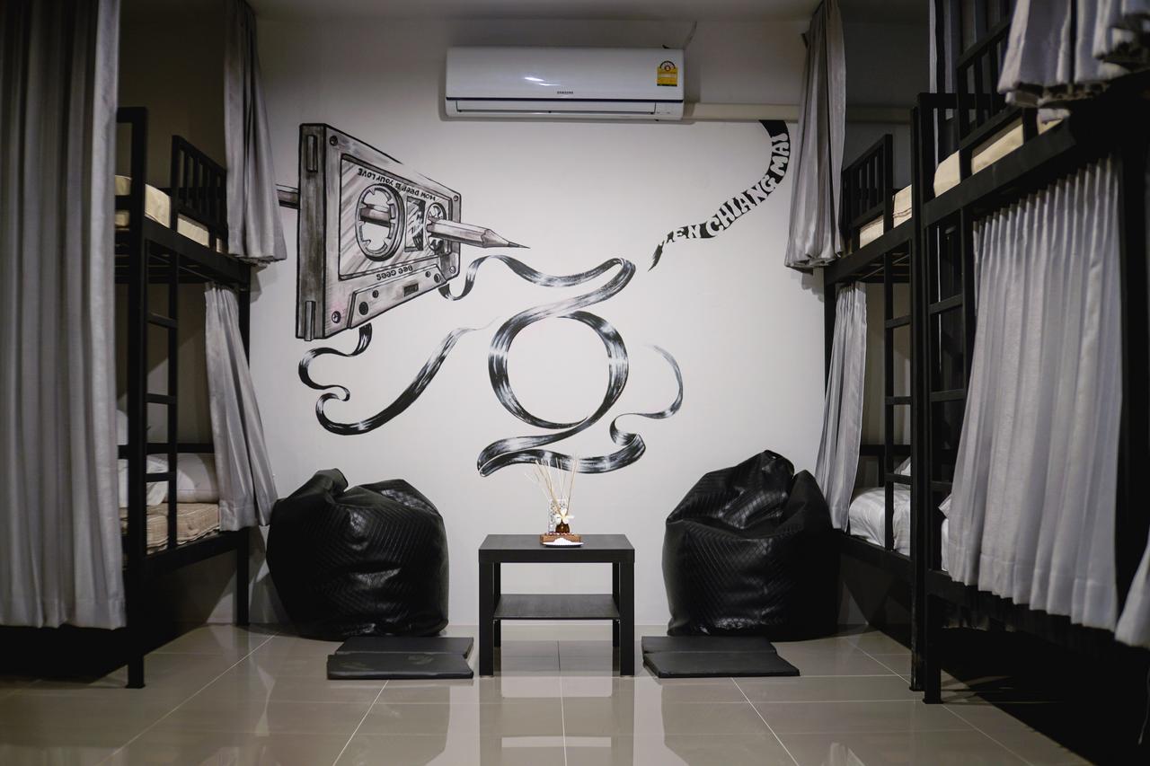 Zen Hostel Chiangmai เชียงใหม่ ภายนอก รูปภาพ