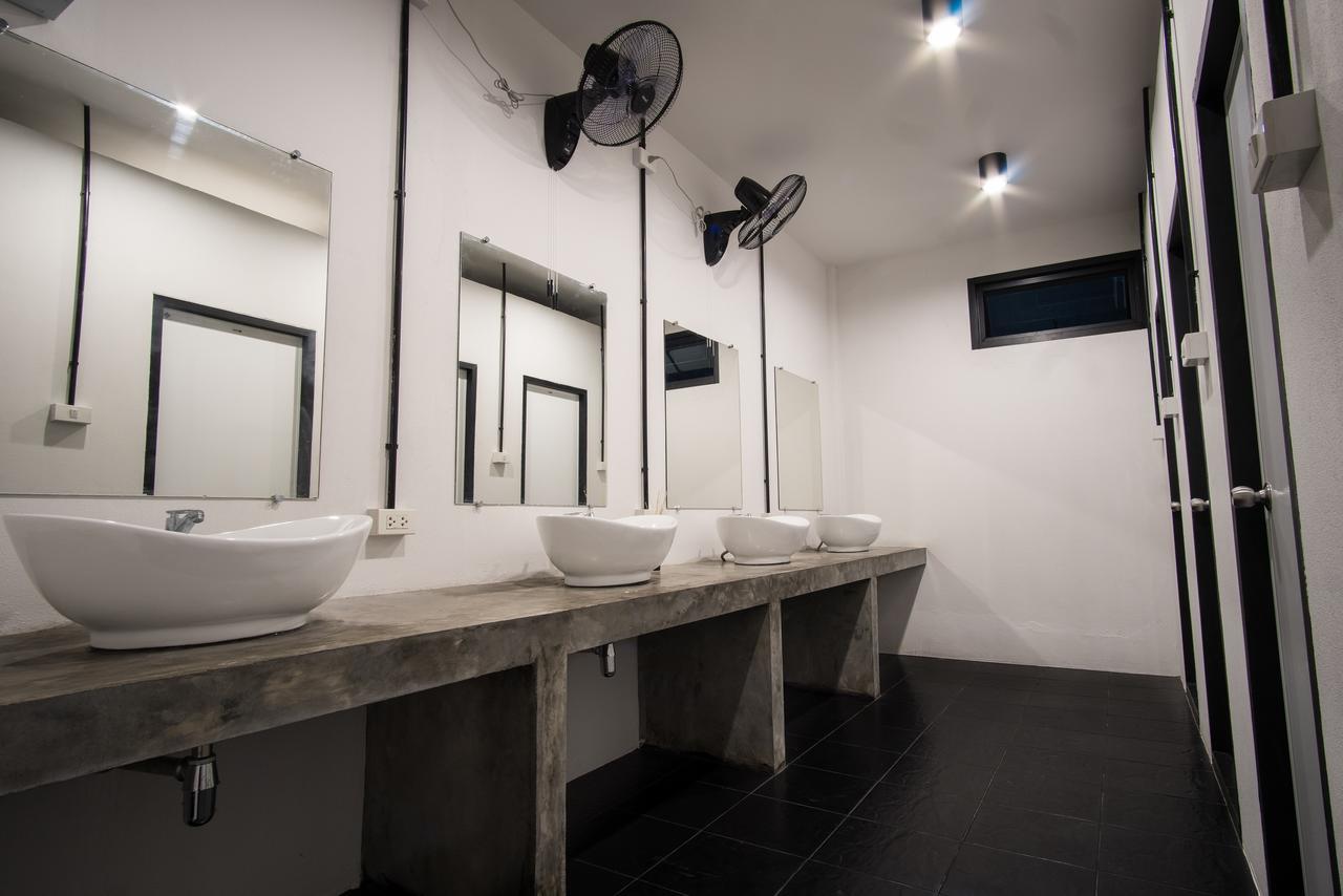 Zen Hostel Chiangmai เชียงใหม่ ภายนอก รูปภาพ