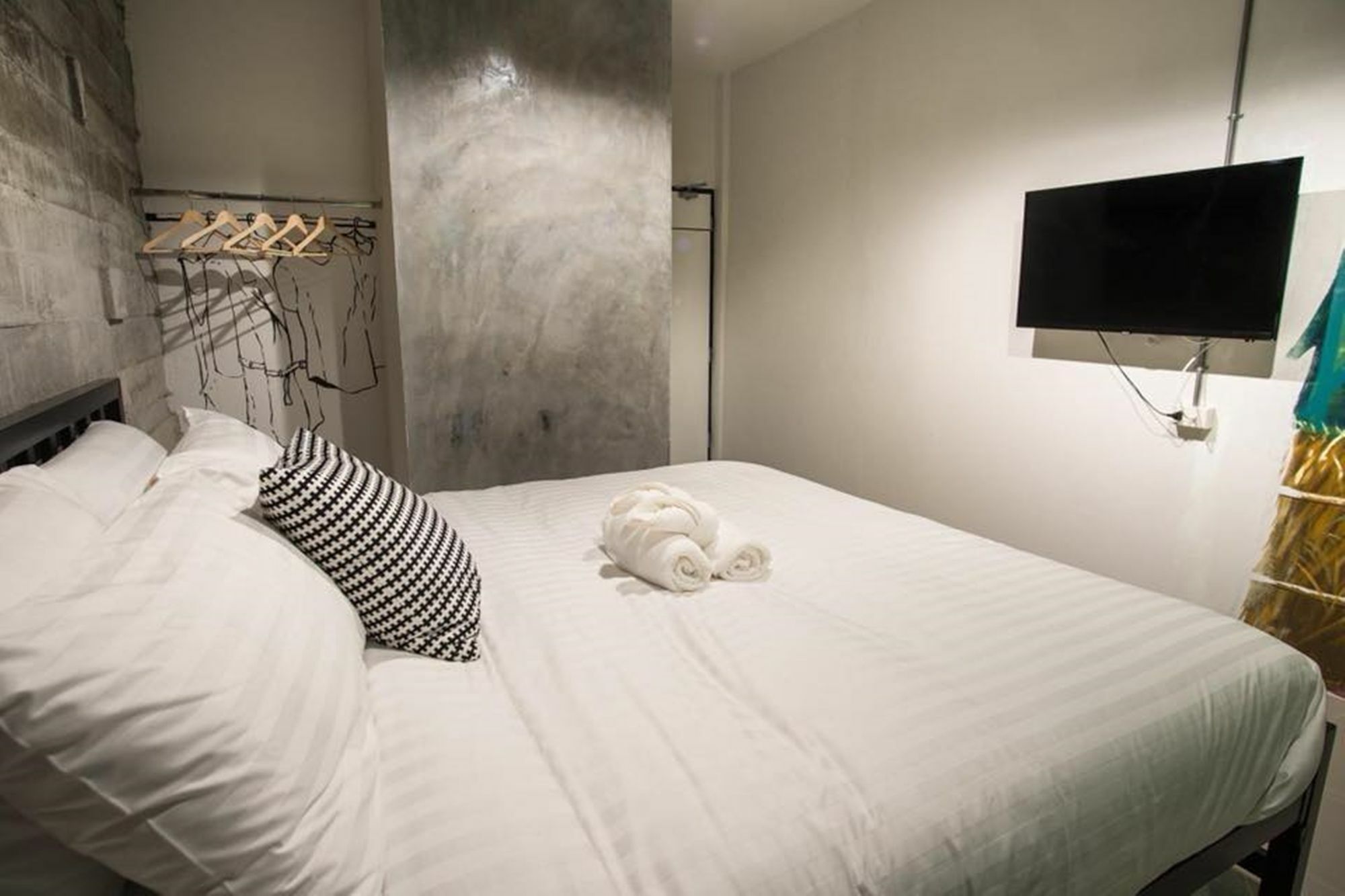Zen Hostel Chiangmai เชียงใหม่ ภายนอก รูปภาพ