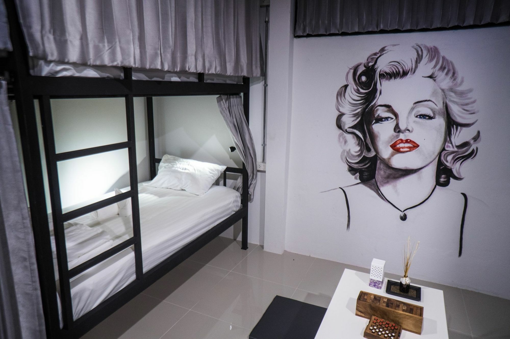 Zen Hostel Chiangmai เชียงใหม่ ภายนอก รูปภาพ