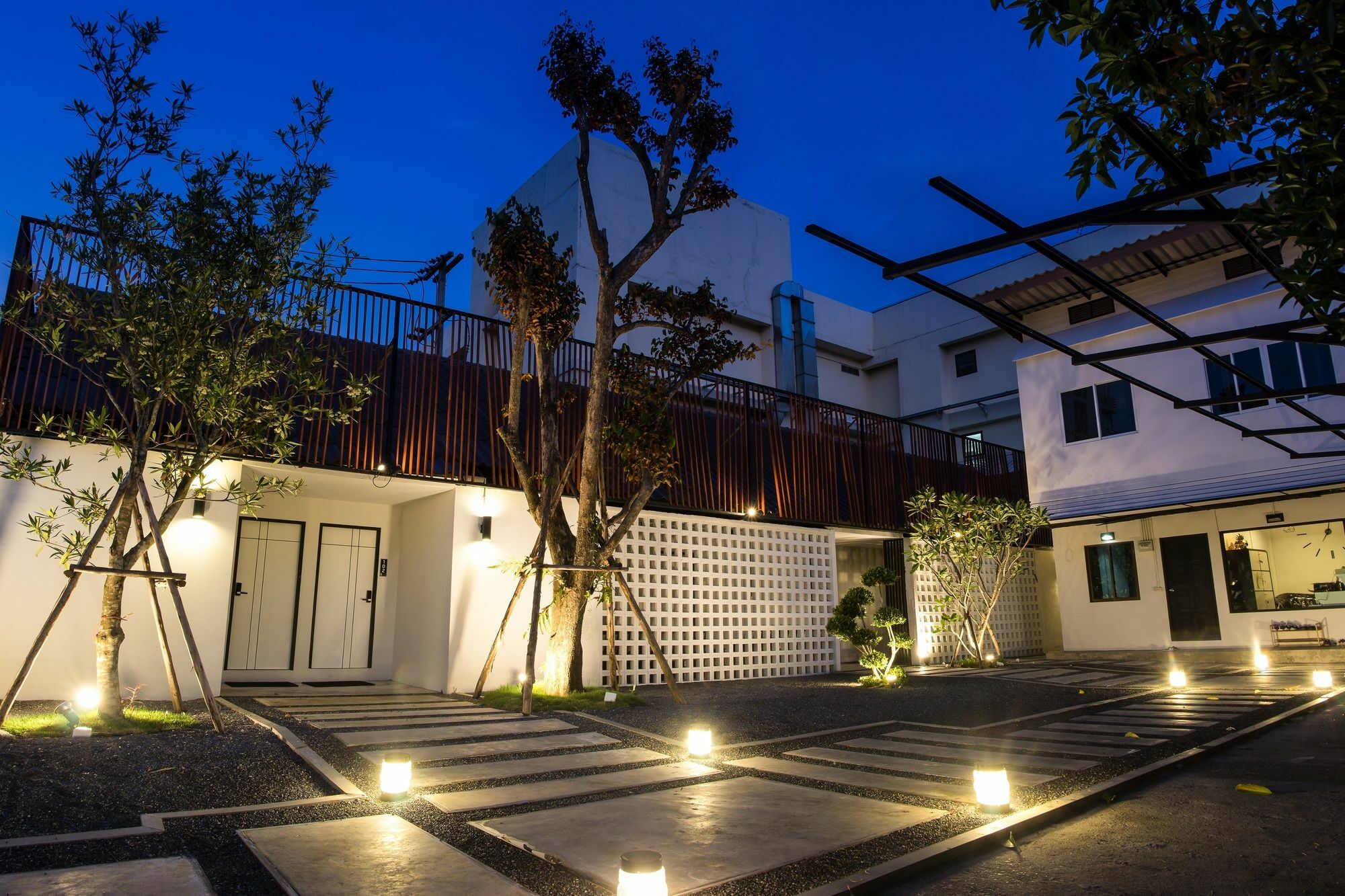 Zen Hostel Chiangmai เชียงใหม่ ภายนอก รูปภาพ