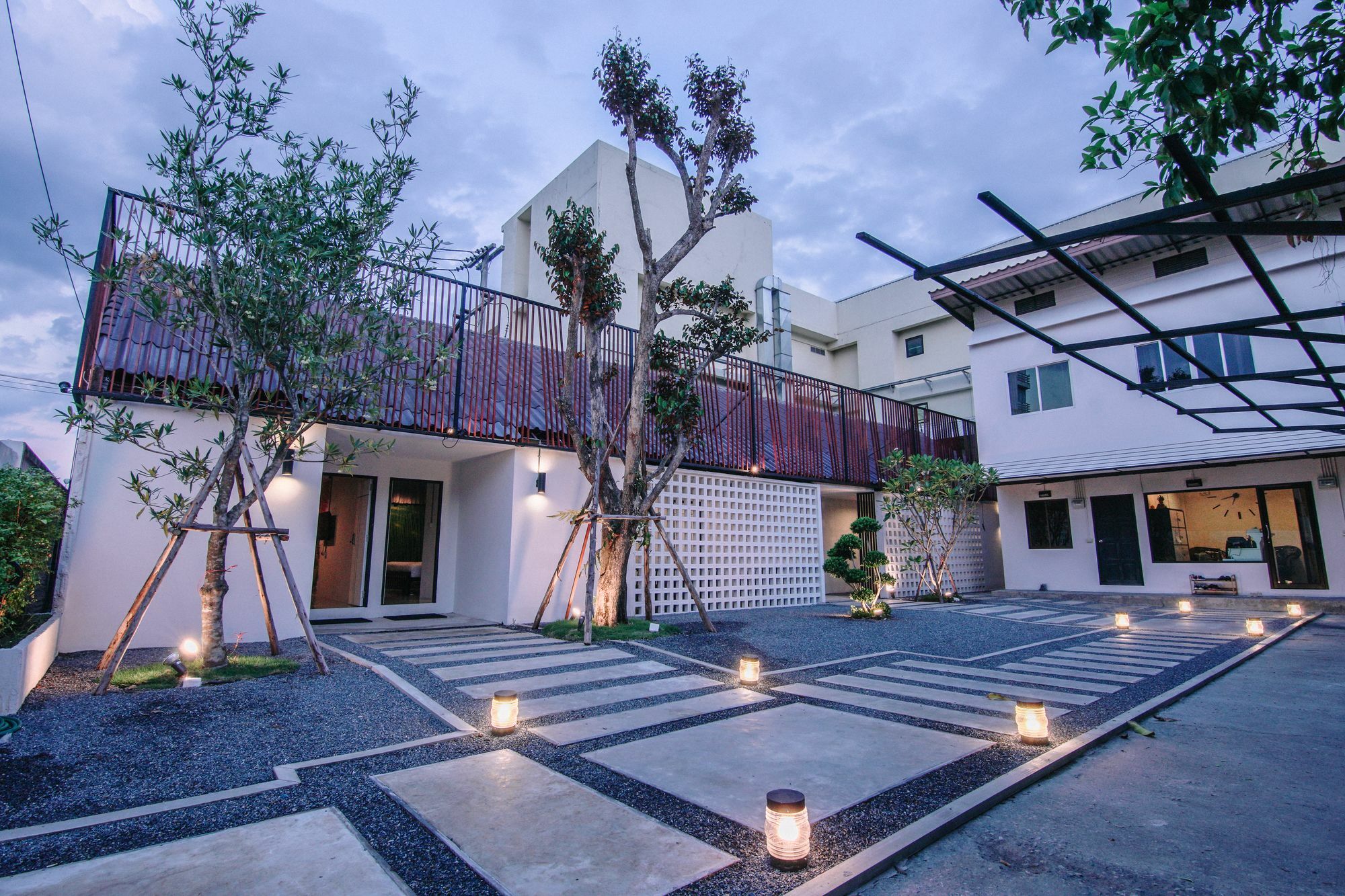 Zen Hostel Chiangmai เชียงใหม่ ภายนอก รูปภาพ
